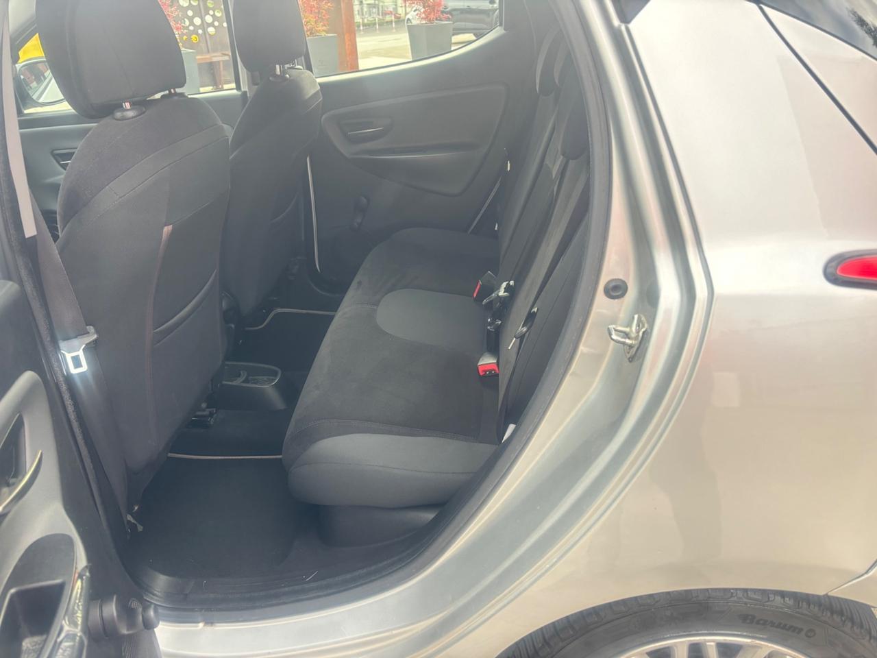 Lancia Ypsilon 1.2 69 CV 5 porte Gold