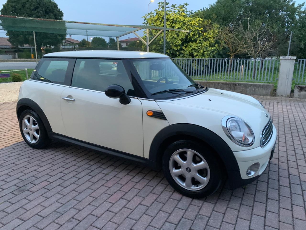 Mini 1.4 16V One Chili