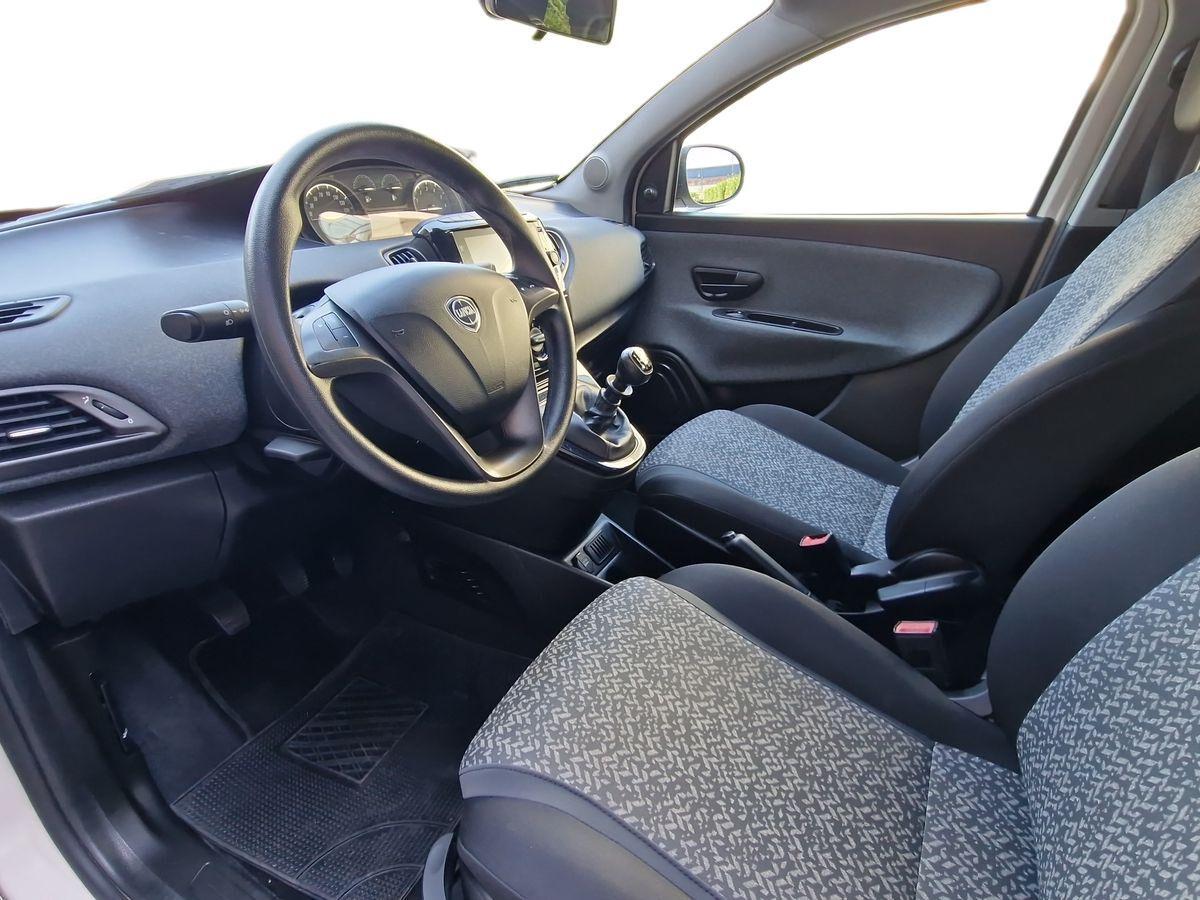 LANCIA YPSILON 1.0 IBRIDO GOLD