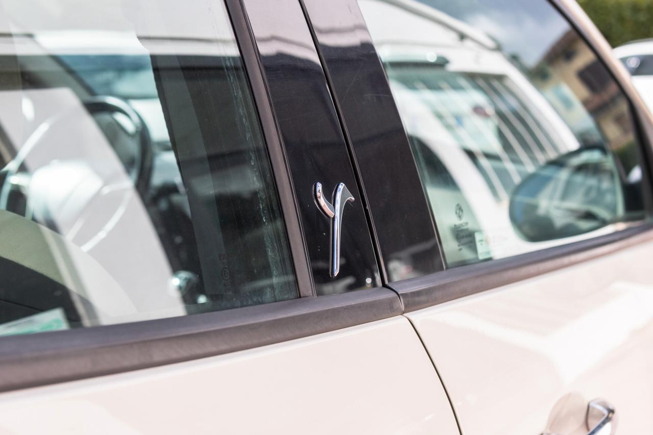 Lancia Ypsilon 1.2 69 CV 5 porte Silver