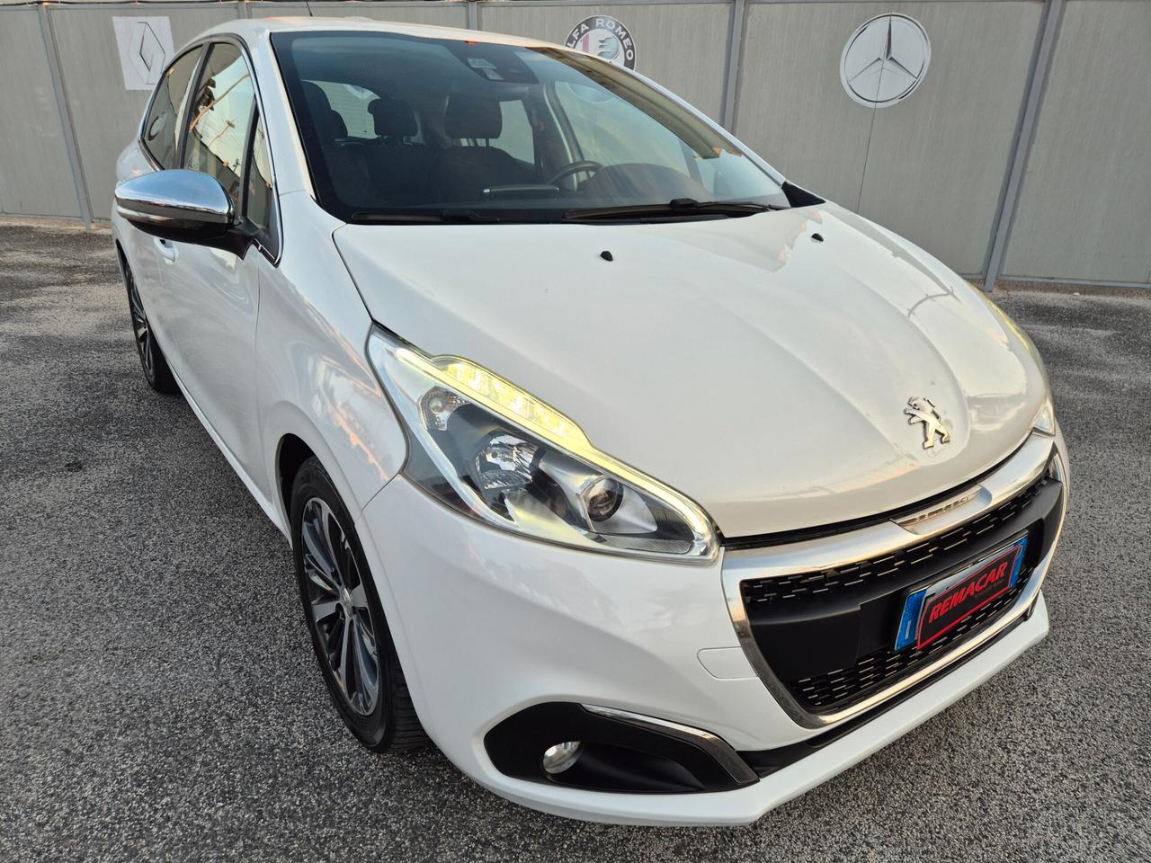 Peugeot 208 RESTAYLING 1.6 TDI 75 CV Allure FULL
