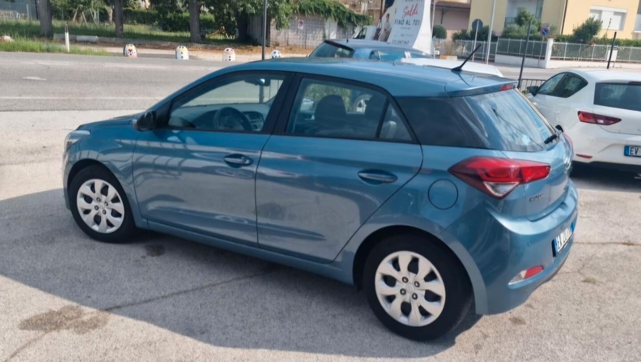 Hyundai i20 1.3 benzina neopatentati