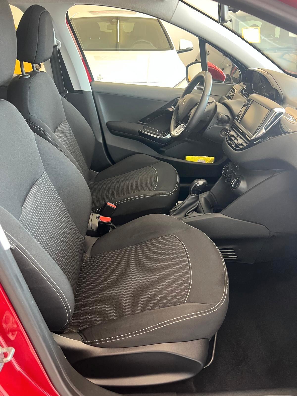 Peugeot 208 PureTech 82 5 porte ALLURE
