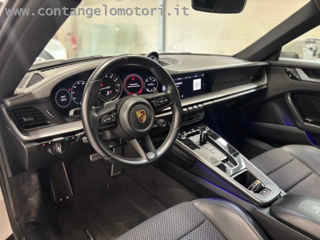 PORSCHE 911 Carrera