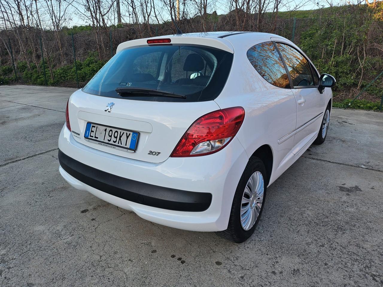 Peugeot 207 1.4 8V 75CV 3p. Energie