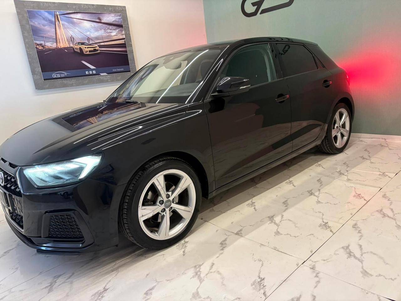 Audi A1 Sportback 30 1.0 TFSI 116cv IDENTITY BLACK