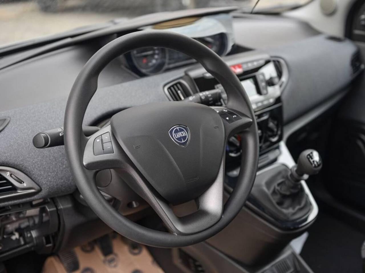 LANCIA Ypsilon III 2021 - Ypsilon 1.0 firefly hybrid Silver s&s 70cv