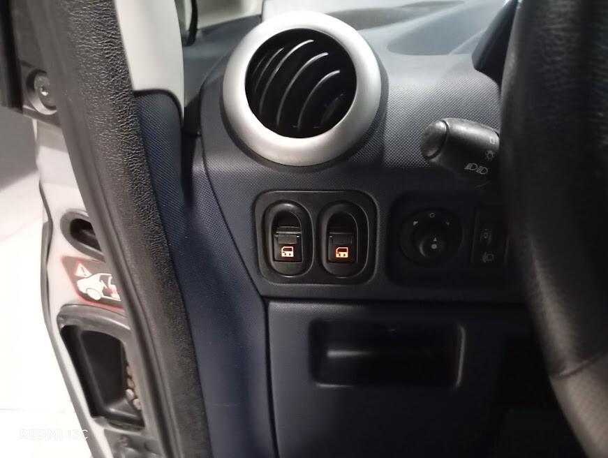 PEUGEOT 1007 DEL 2006 BENZINA CAMBIO AUTOMATICO