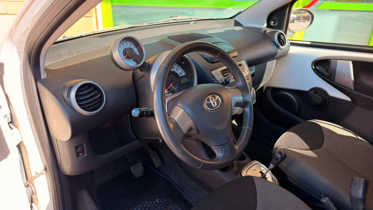 Toyota Aygo 1.0 12V VVT-i 5 porte Lounge Connect MMT