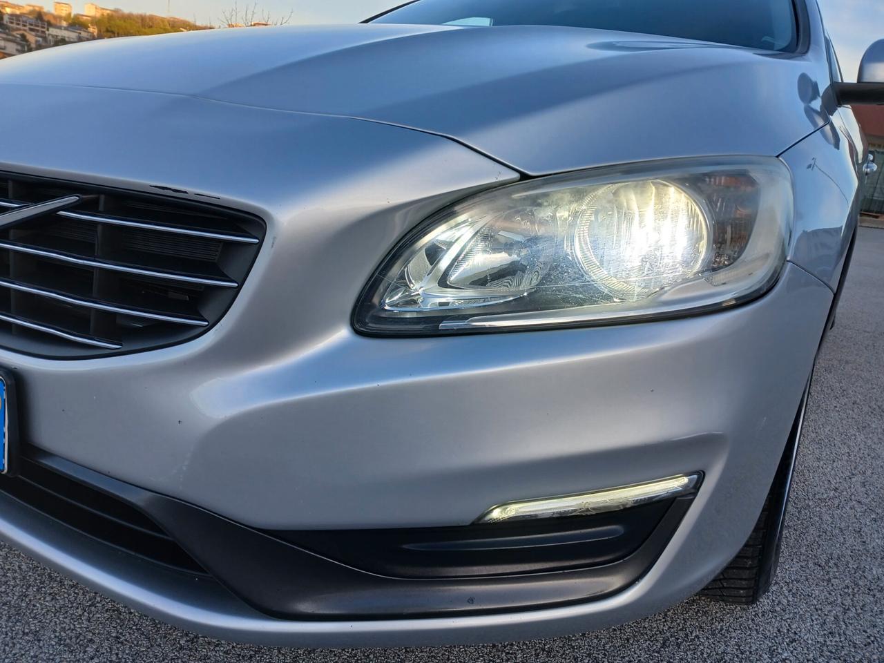 Volvo V60 1.6 D2 115CV SW AUTO 2015