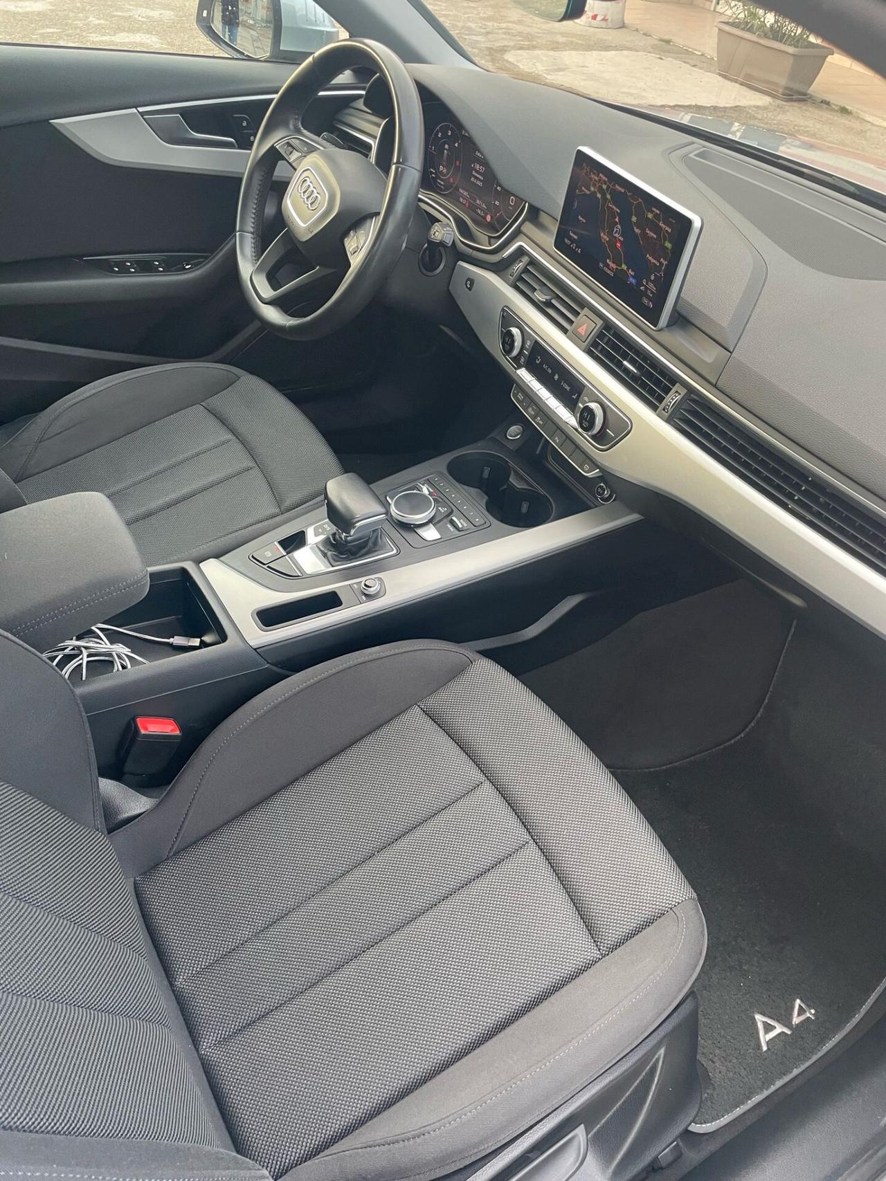 Audi A4 Avant 35 TDI 2.0 150 cv S-tronic S-line edition. Full optional