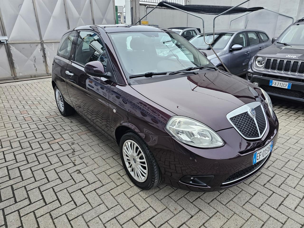 Lancia Ypsilon 1.2 69 CV New Oro