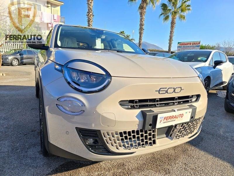 FIAT 600 Hybrid MHEV La Prima