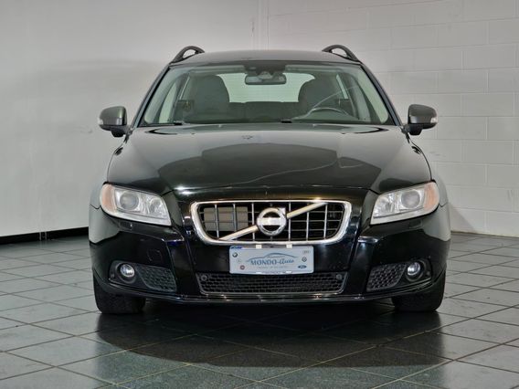 VOLVO V70 D5 2.4 GEARTRONIC MOM. - 2010
