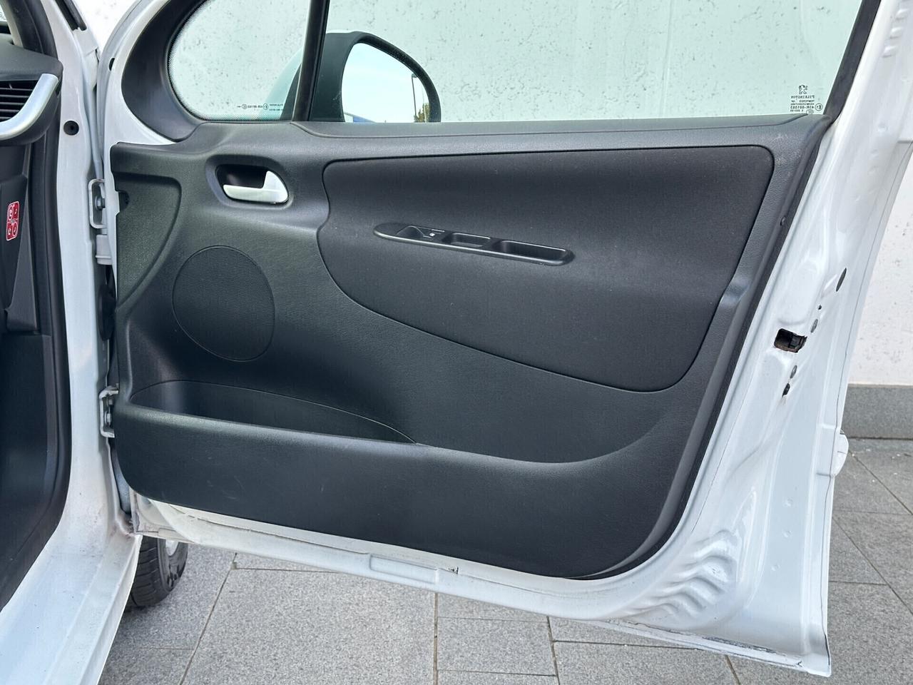 Peugeot 207 1.6 8V HDi 93CV 5p. Sweet Years