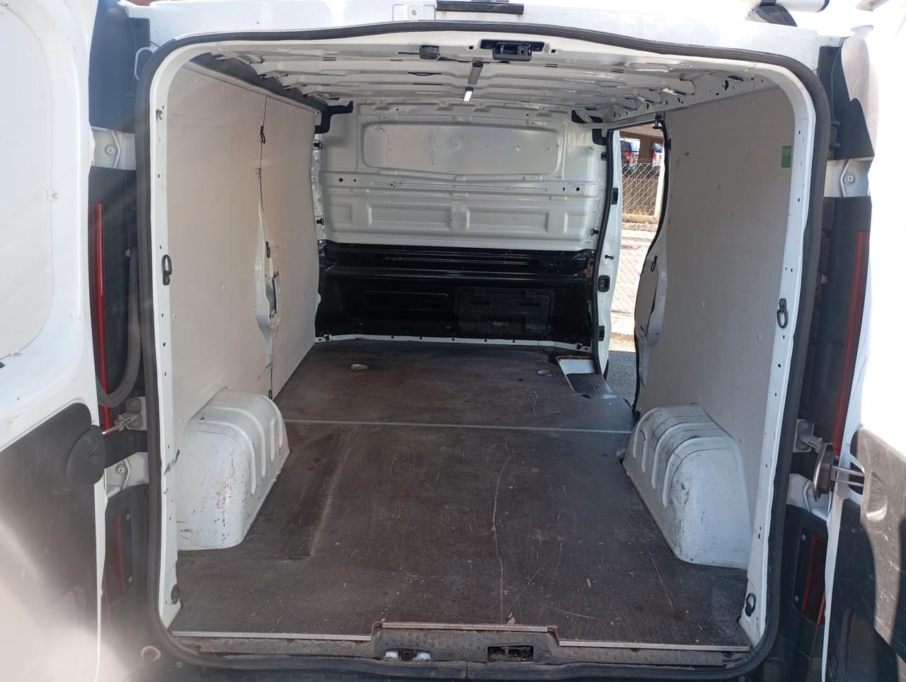 RENAULT TRAFIC 2000 DCI 145 CV PASSO LUNGO
