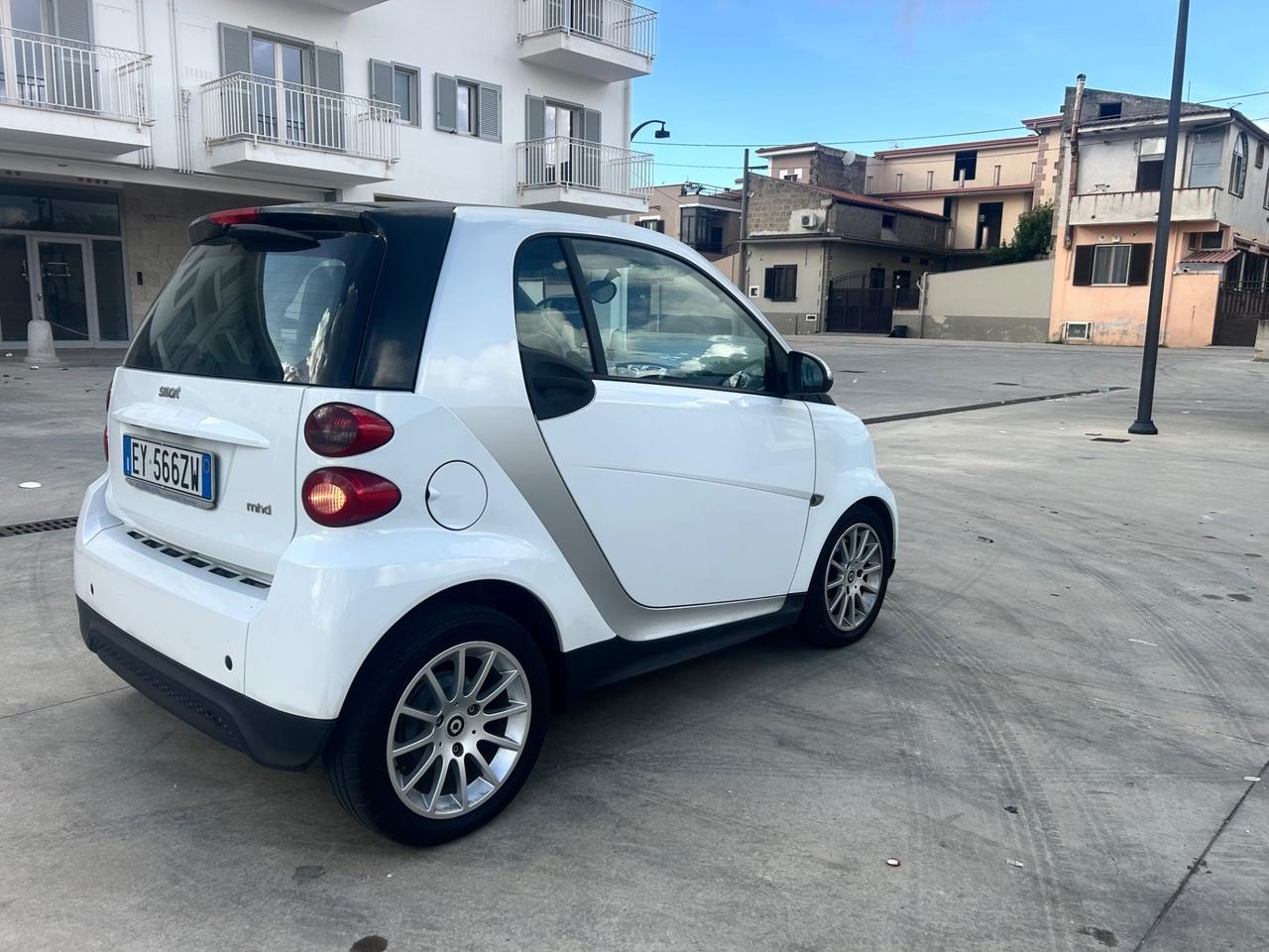 Smart ForTwo 1000 45 kW MHD coupé pure