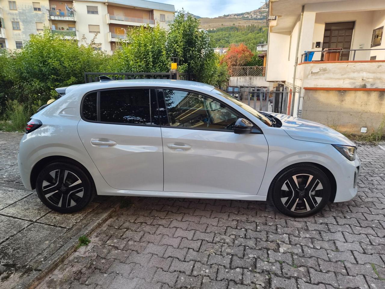 Peugeot 208 1.2 PURETECH ALLURE FULL OPTIONAL