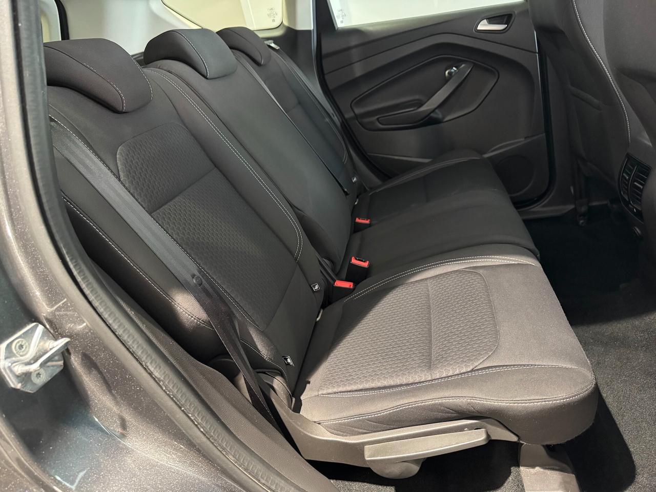 Ford Kuga 1.5 TDCI 120 CV S&S 2WD Powershift Business