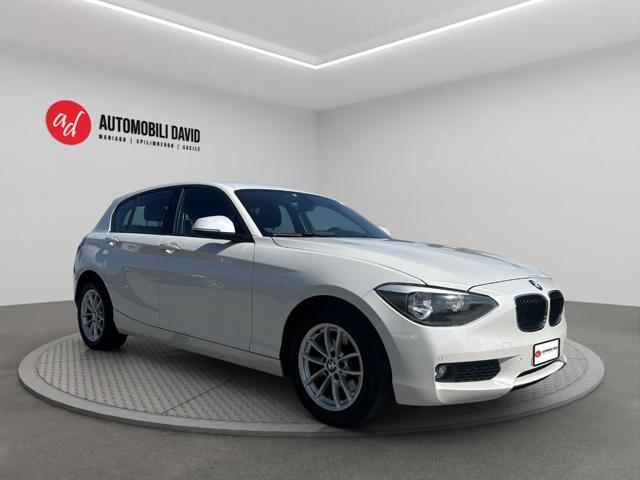 BMW 118 i 5p. Unique BIANCO PERLA