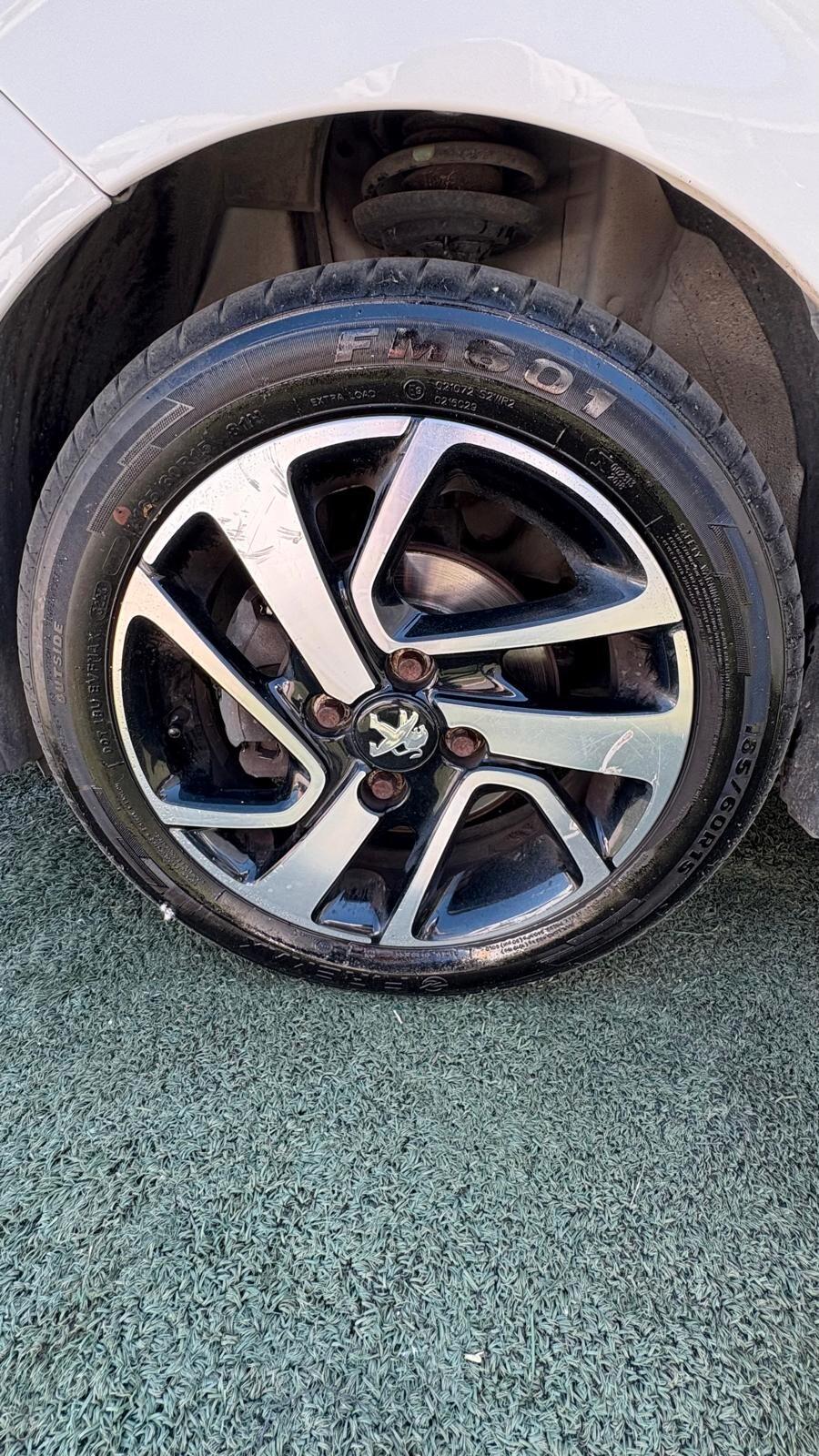 Peugeot 108 1.0 VTI P | BENZINA 1KR-CFB CC 998 CV 72 KW 53 BERLINA, 3 P. (1023166)