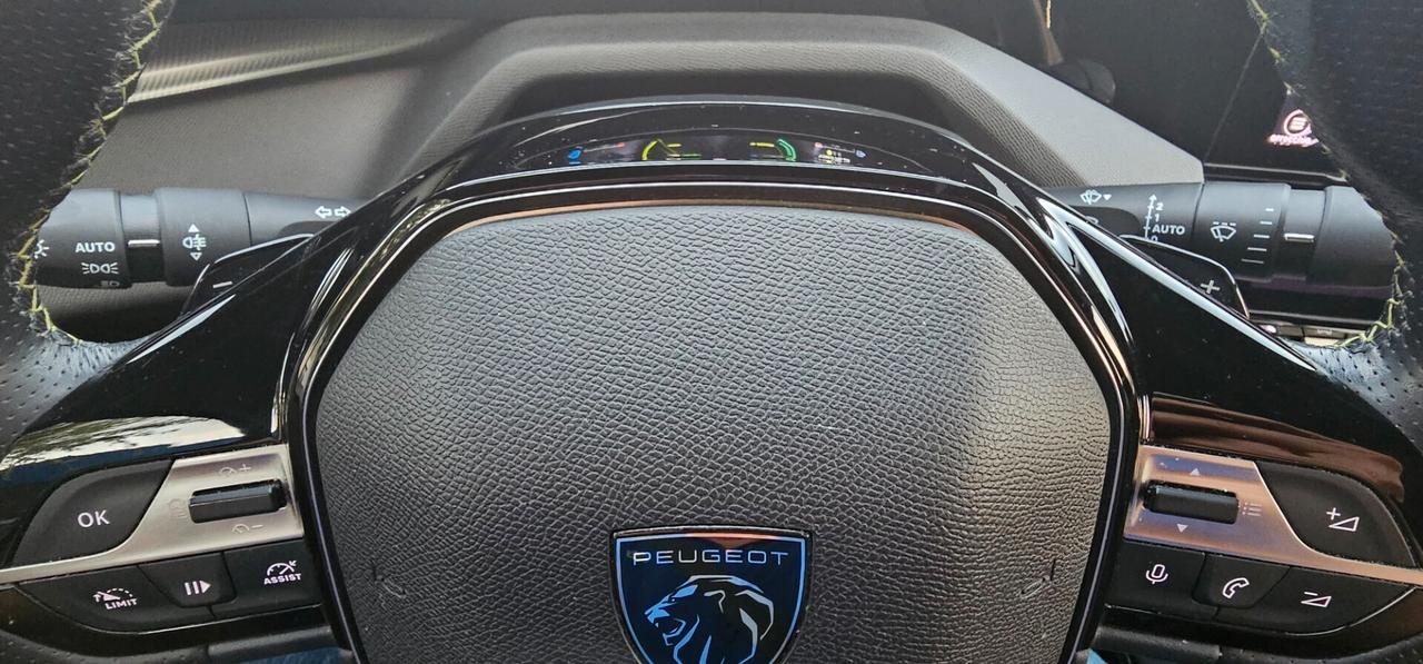 Peugeot 408 Plug-in Hybrid 225 e-EAT8 GT