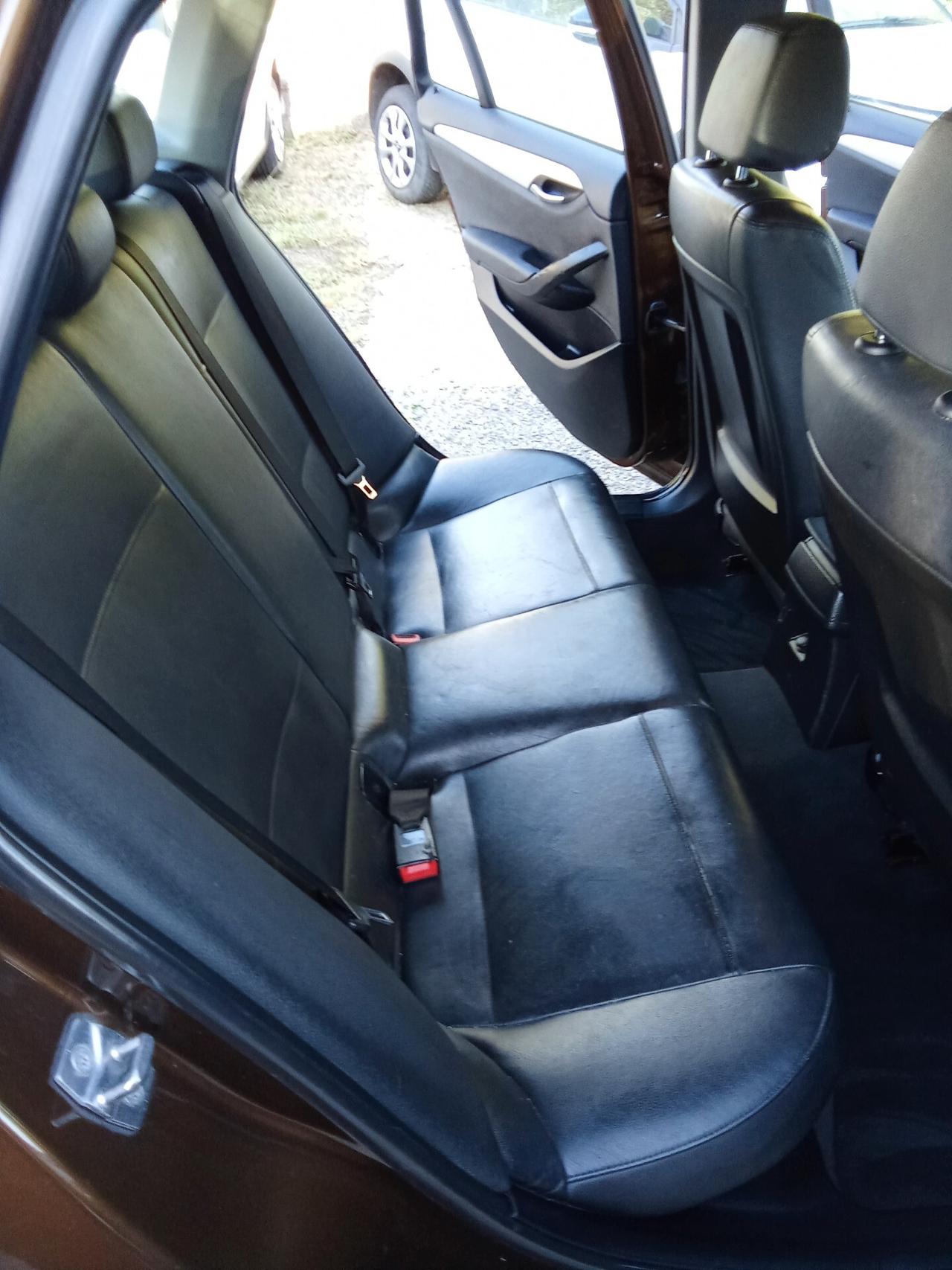 Bmw X1 sDrive20d Futura 011