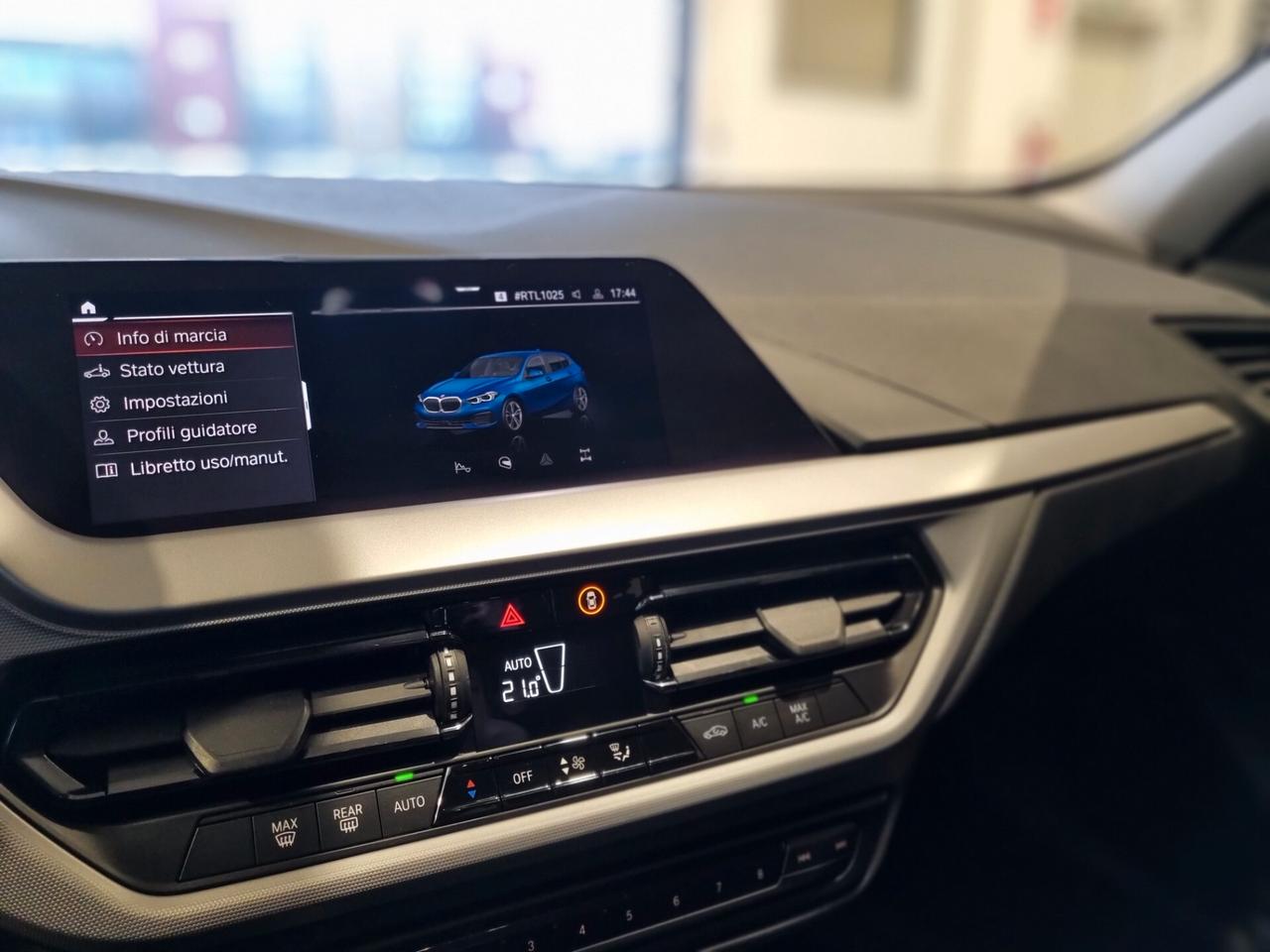Bmw 116d 5p. Business Advantage