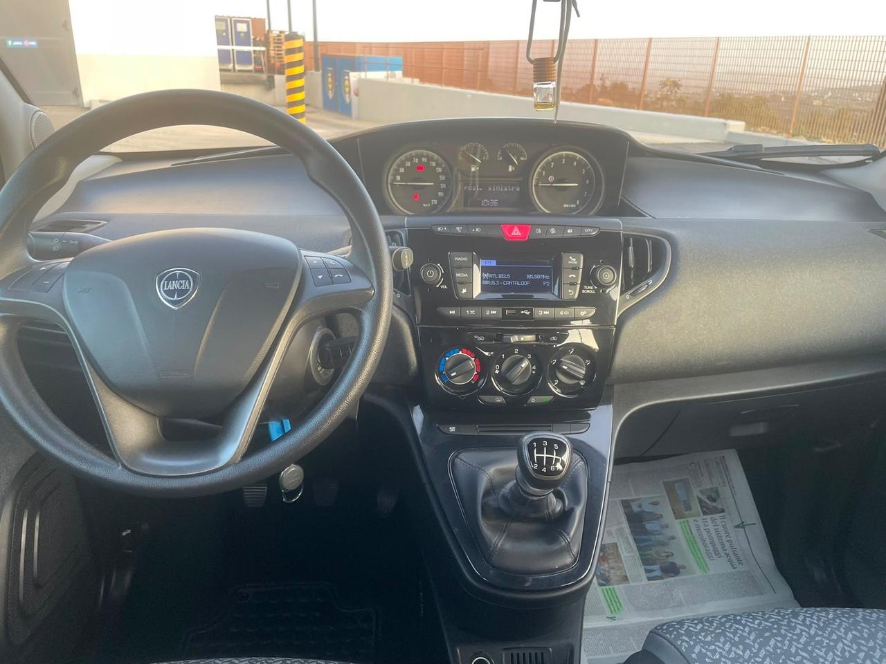 Lancia Ypsilon 1.0 FireFly 5 porte S&S Hybrid Gold