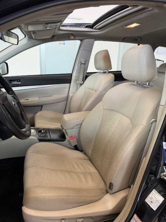 SUBARU OUTBACK 2.0D CVT Exclusive //FULL OPTIONAL//