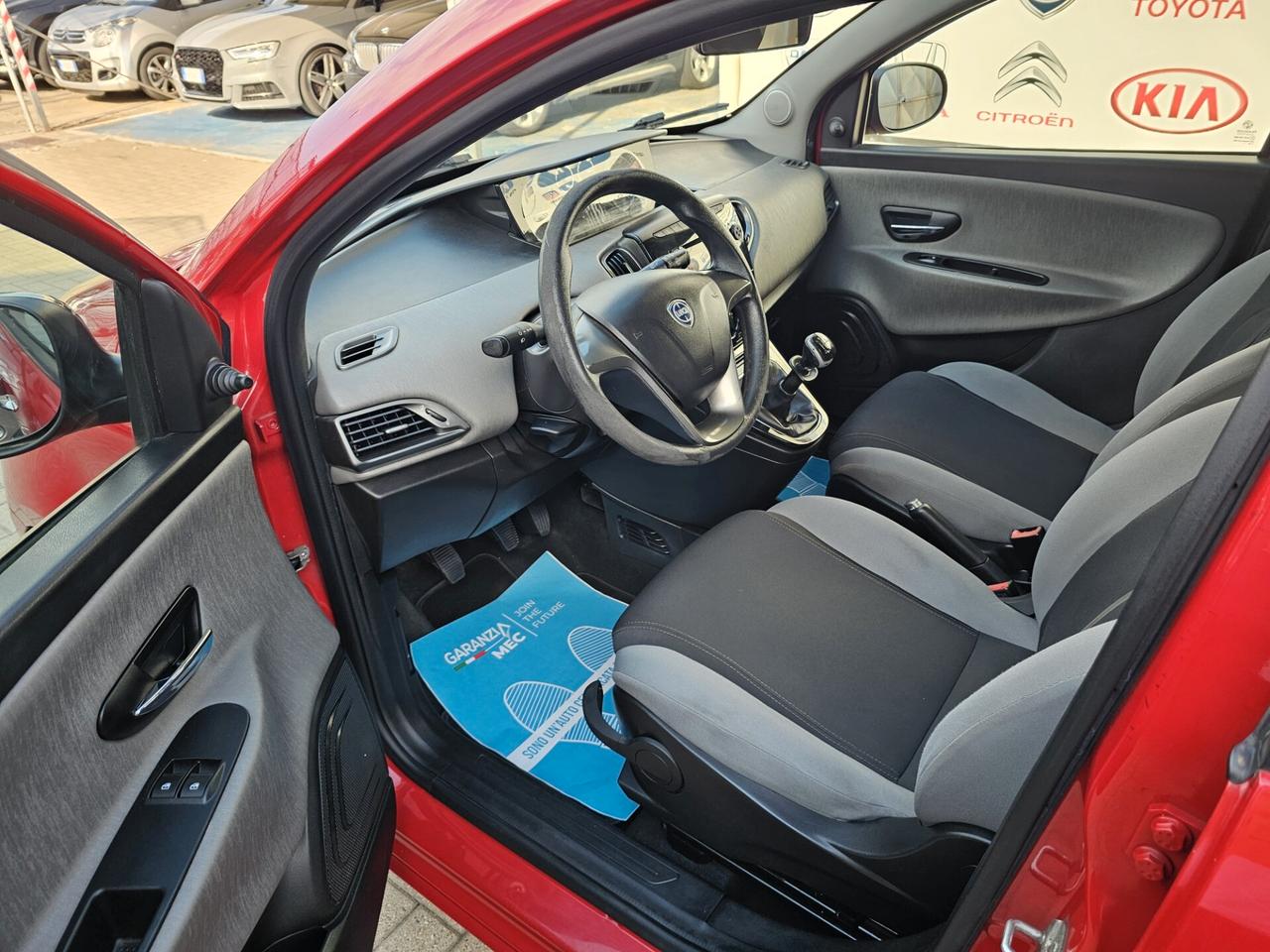 Lancia Ypsilon 1.2 69 CV 5 porte S&S Silver