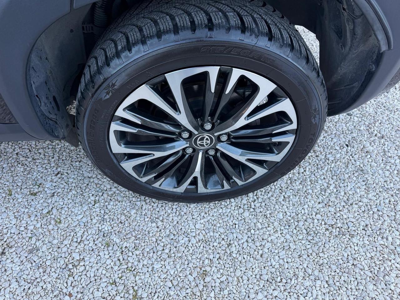 Toyota Yaris Cross 1.5 Hybrid 5p. E-CVT AWD-i Lounge