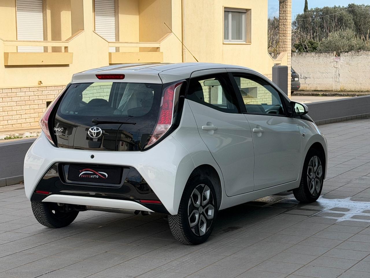 TOYOTA Aygo 1.0 VVT-i 69 CV 5p. x-play