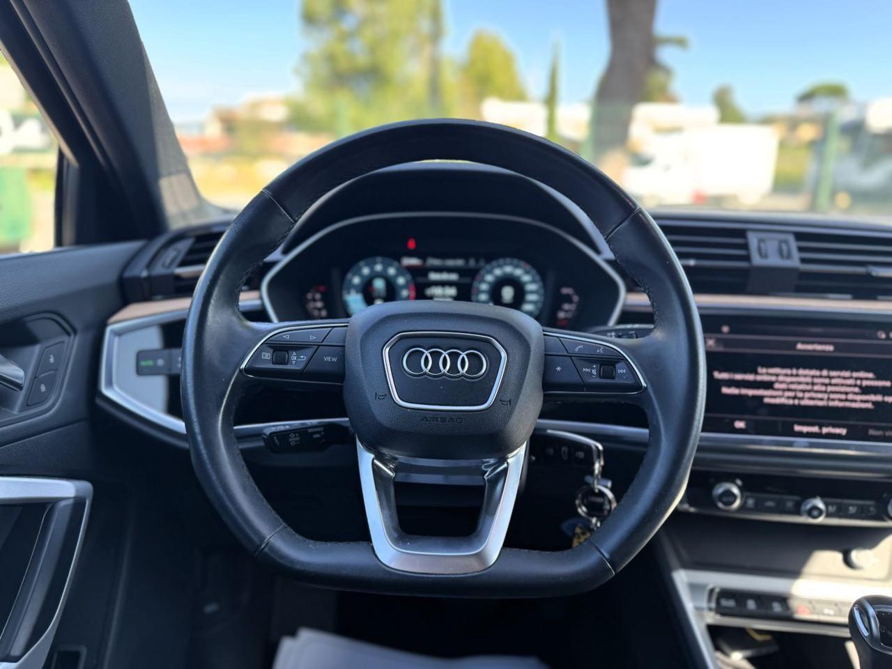 AUDI Q3 SPB 35 TFSI Identity Black 150CV S line