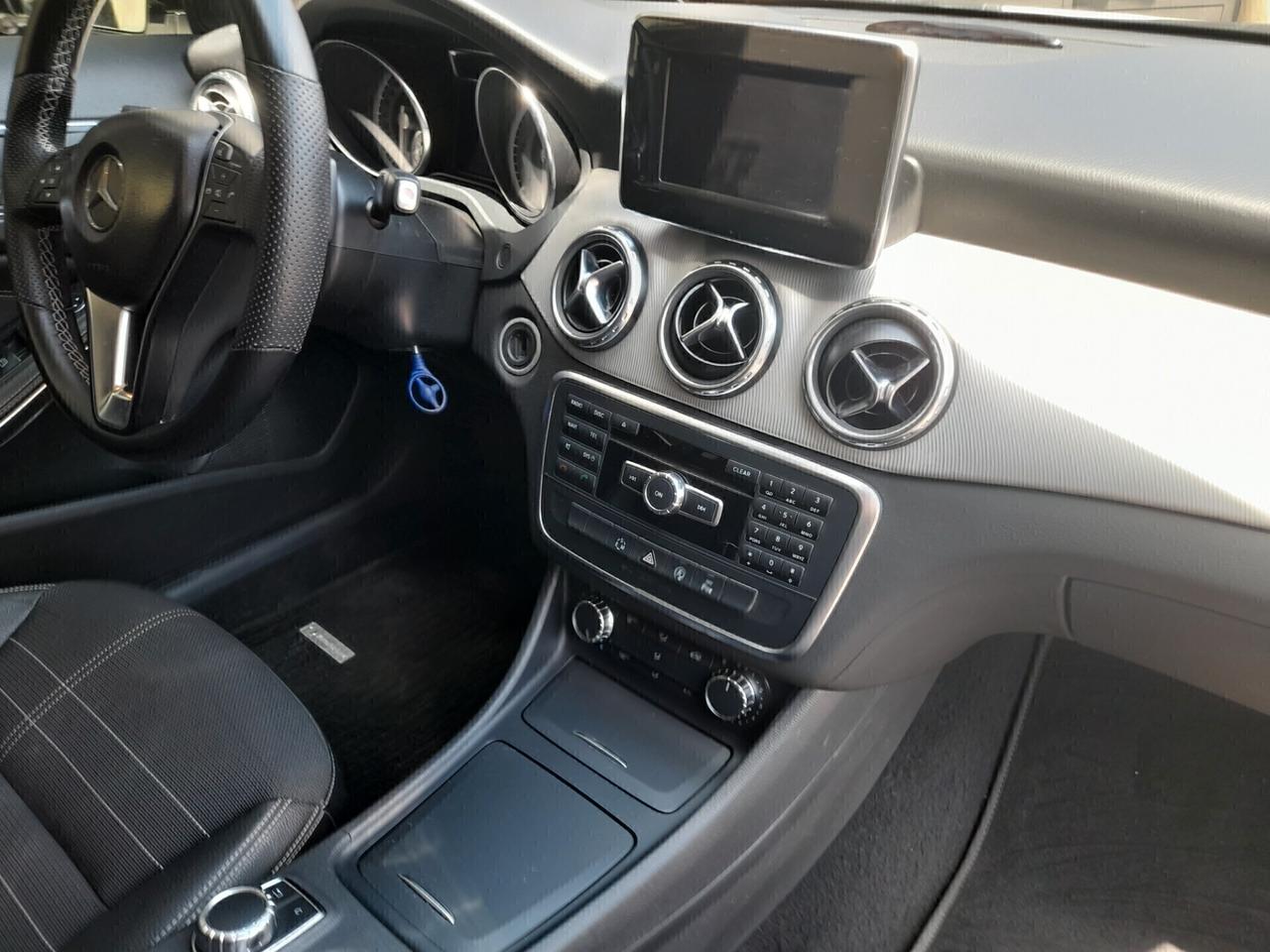Mercedes-benz GLA 180 d Automatic Premium