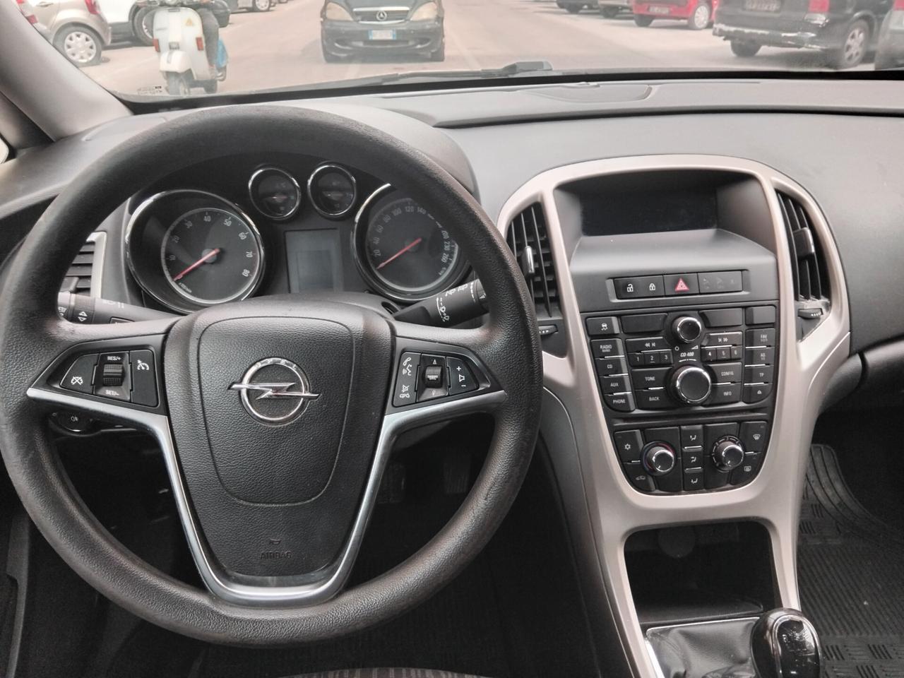 OPEL ASTRA 1.4 STATION WAGON CON PROBLEMI AL MOTORE