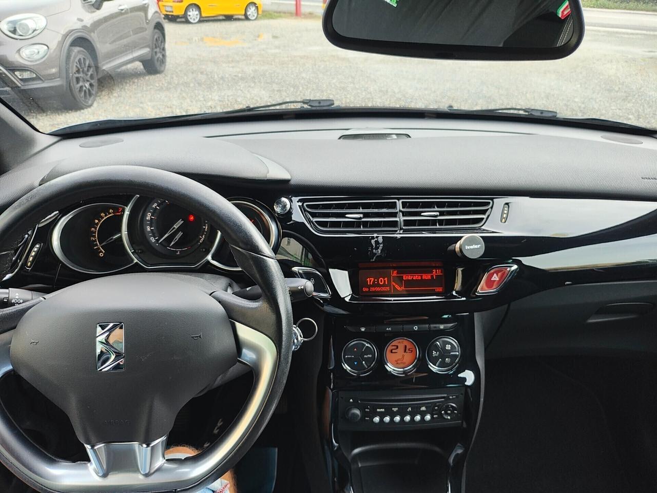 Citroen DS DS3 1.5 SPORT BICOLOR