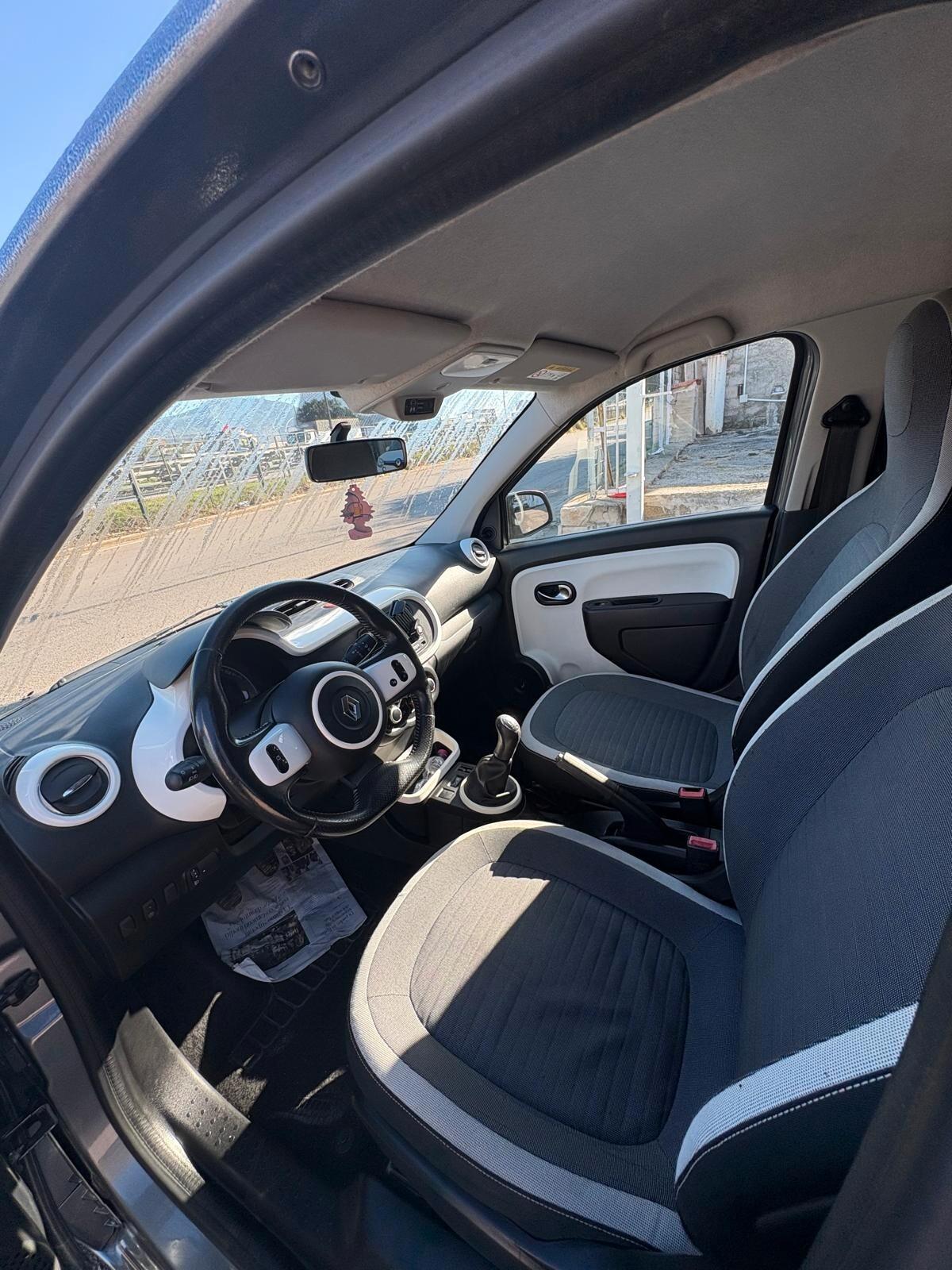 Renault Twingo anno 2019 km 55.000 per info 3279411053