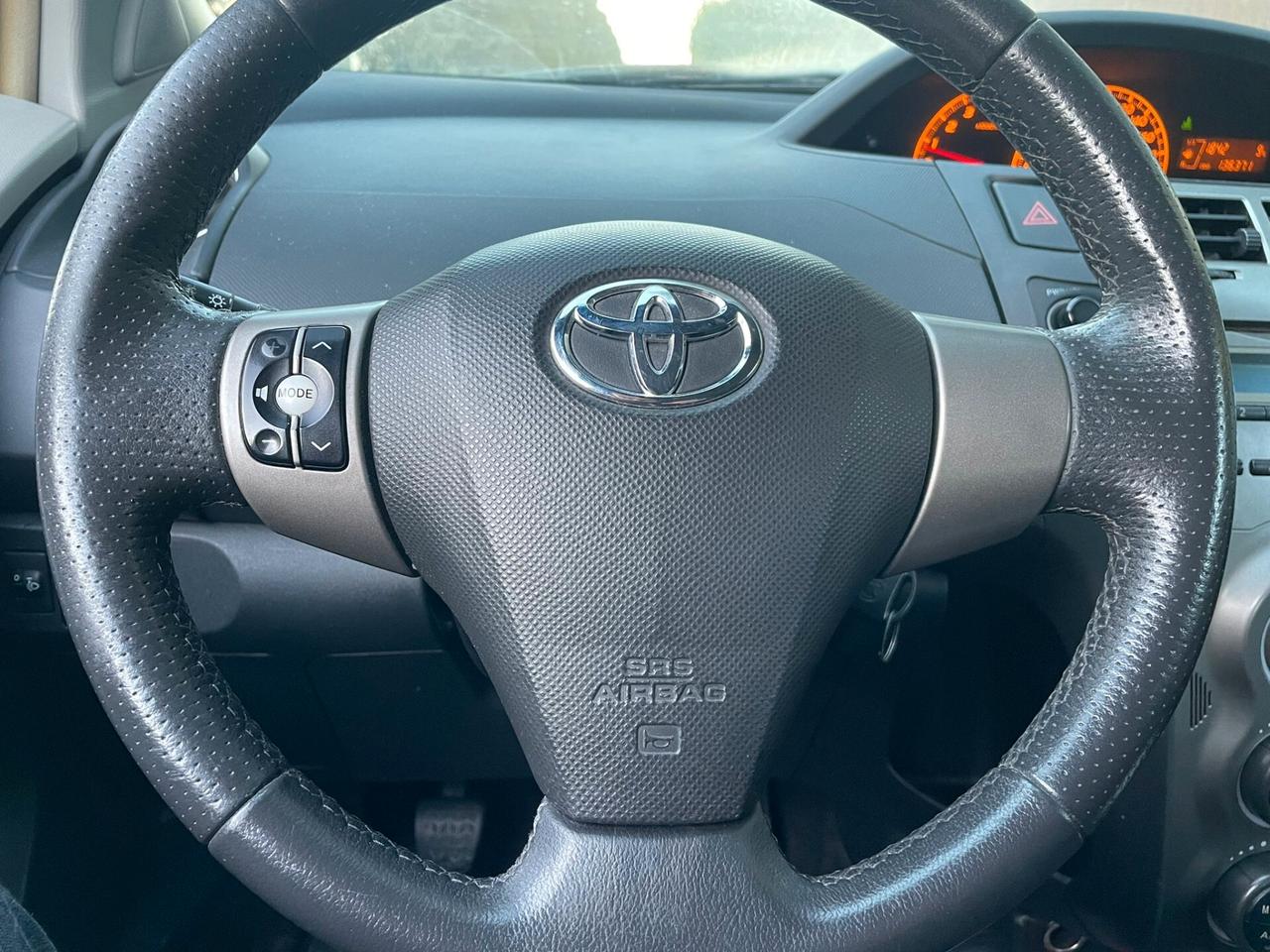 Toyota Yaris 1.4 D-4D DPF 3 porte Sol