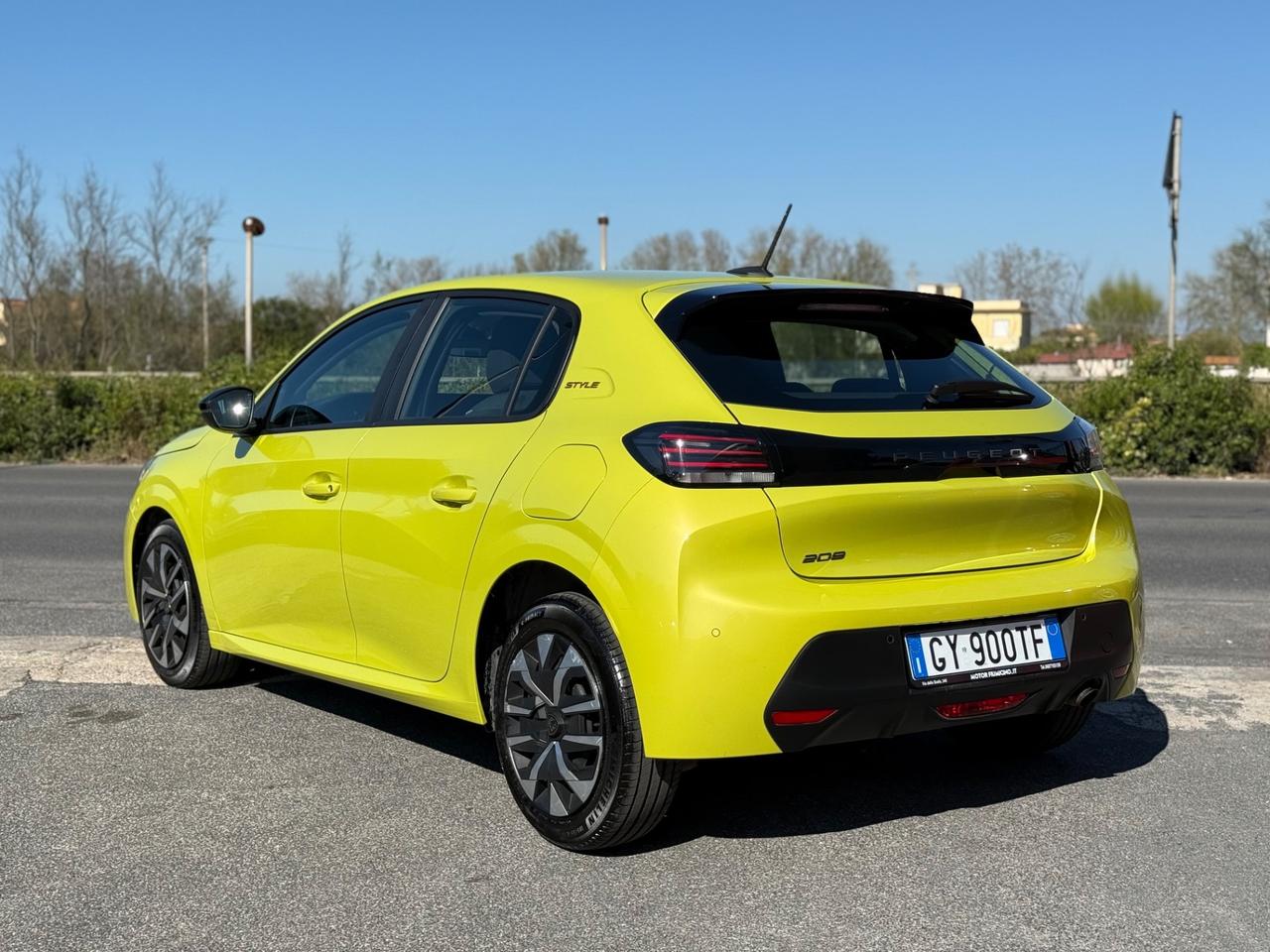 Peugeot 208 PureTech 100cv 5 porte Style