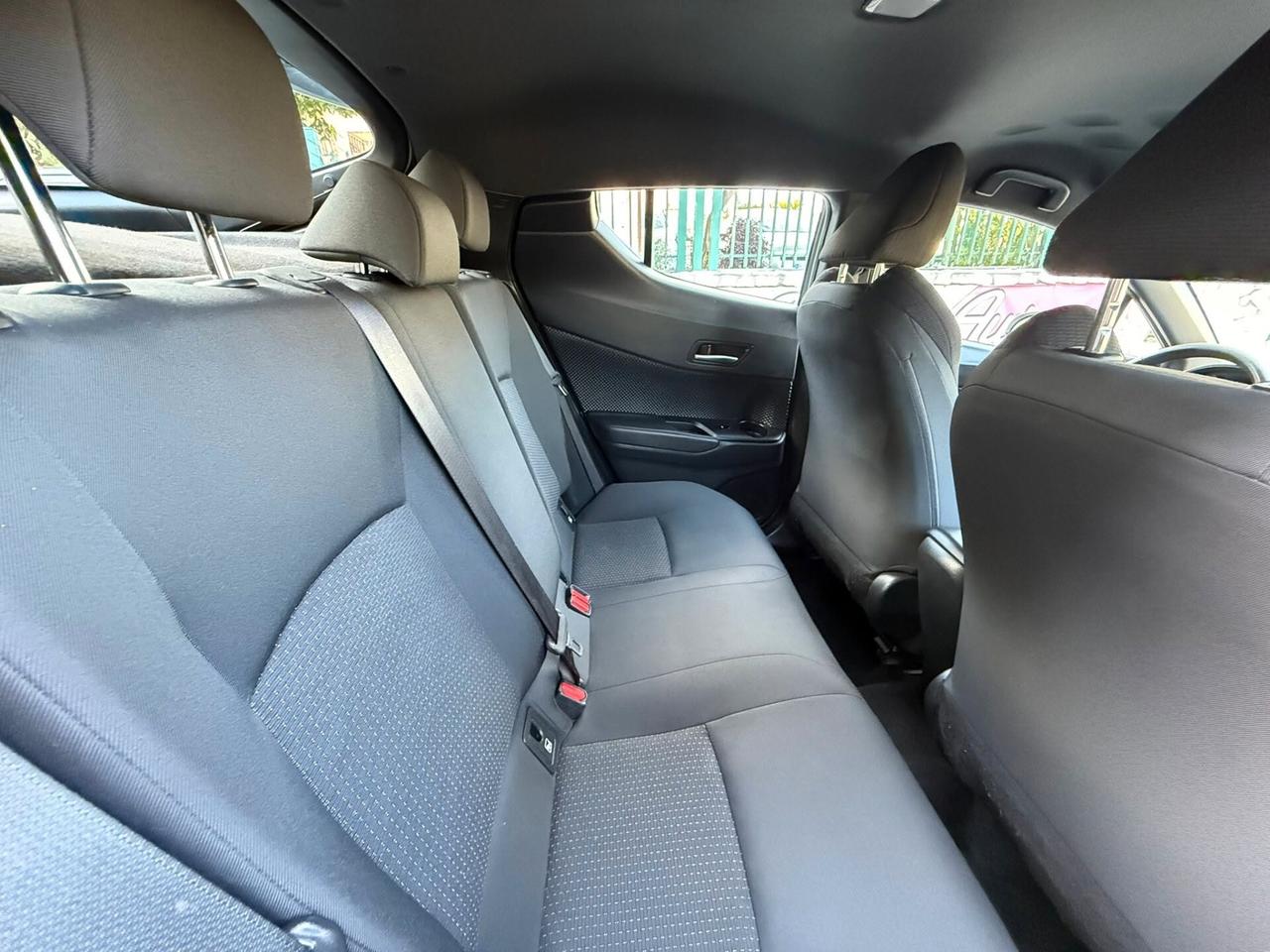 Toyota C-HR 1.8 Hybrid E-CVT Lounge