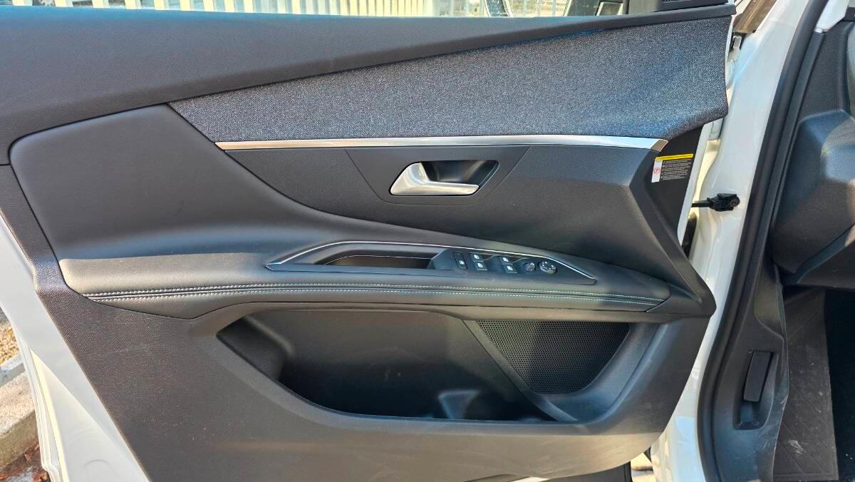 Peugeot 3008 II 1.6 hybrid phev Allure Pack 225cv e-eat8