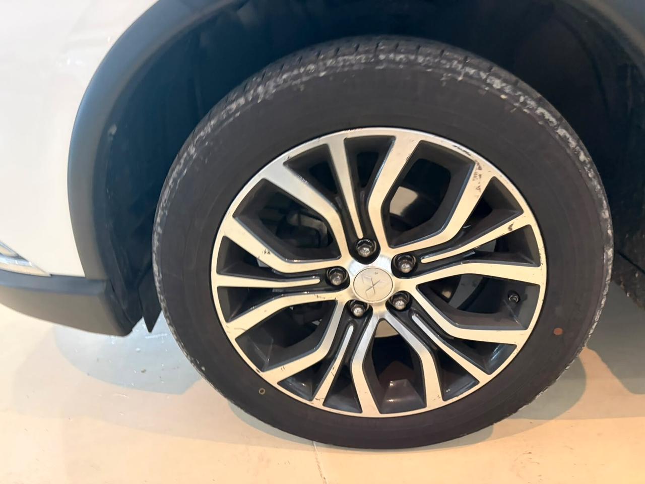 Mitsubishi Outlander 2.2 DI-D 4WD Instyle Plus SDA 7 posti