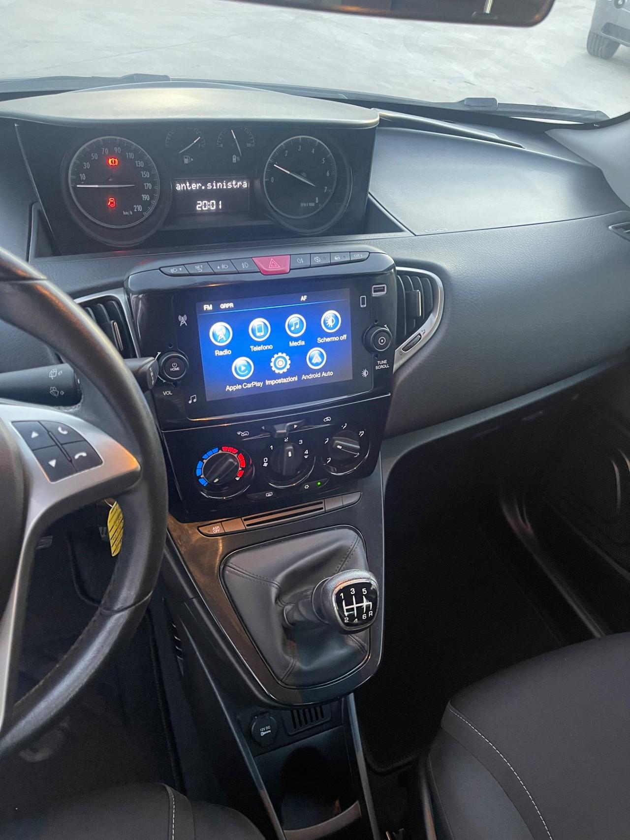 Lancia Ypsilon 1.0 FireFly 5 porte S&S Hybrid Gold