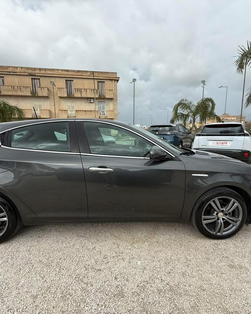 Alfa Romeo Giulietta 1.6 JTDm-2 105 CV Distinctive