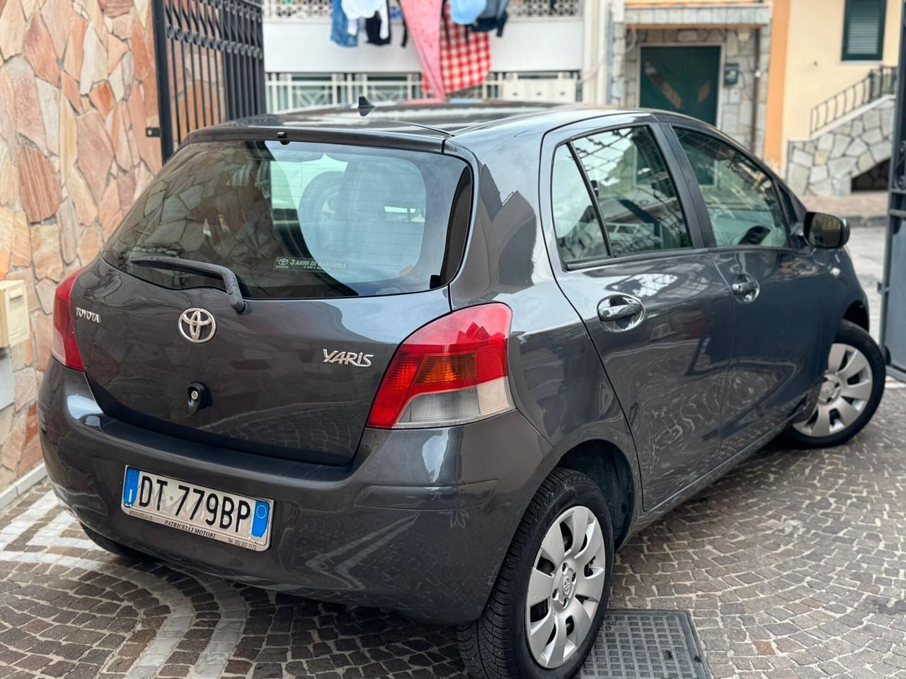 Toyota Yaris 1.0 5 porte Sol