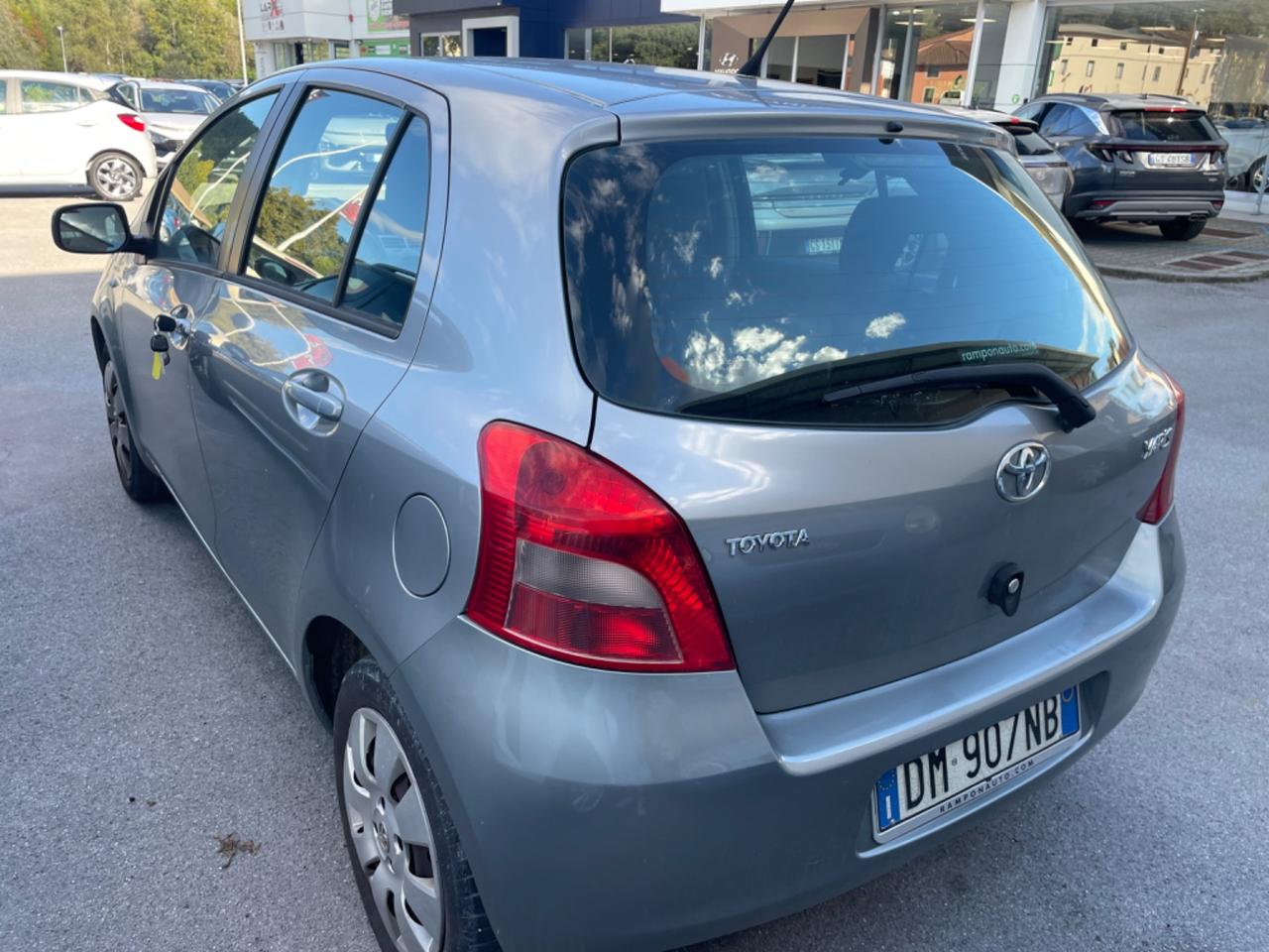 Toyota Yaris 1.0 5 porte Sol