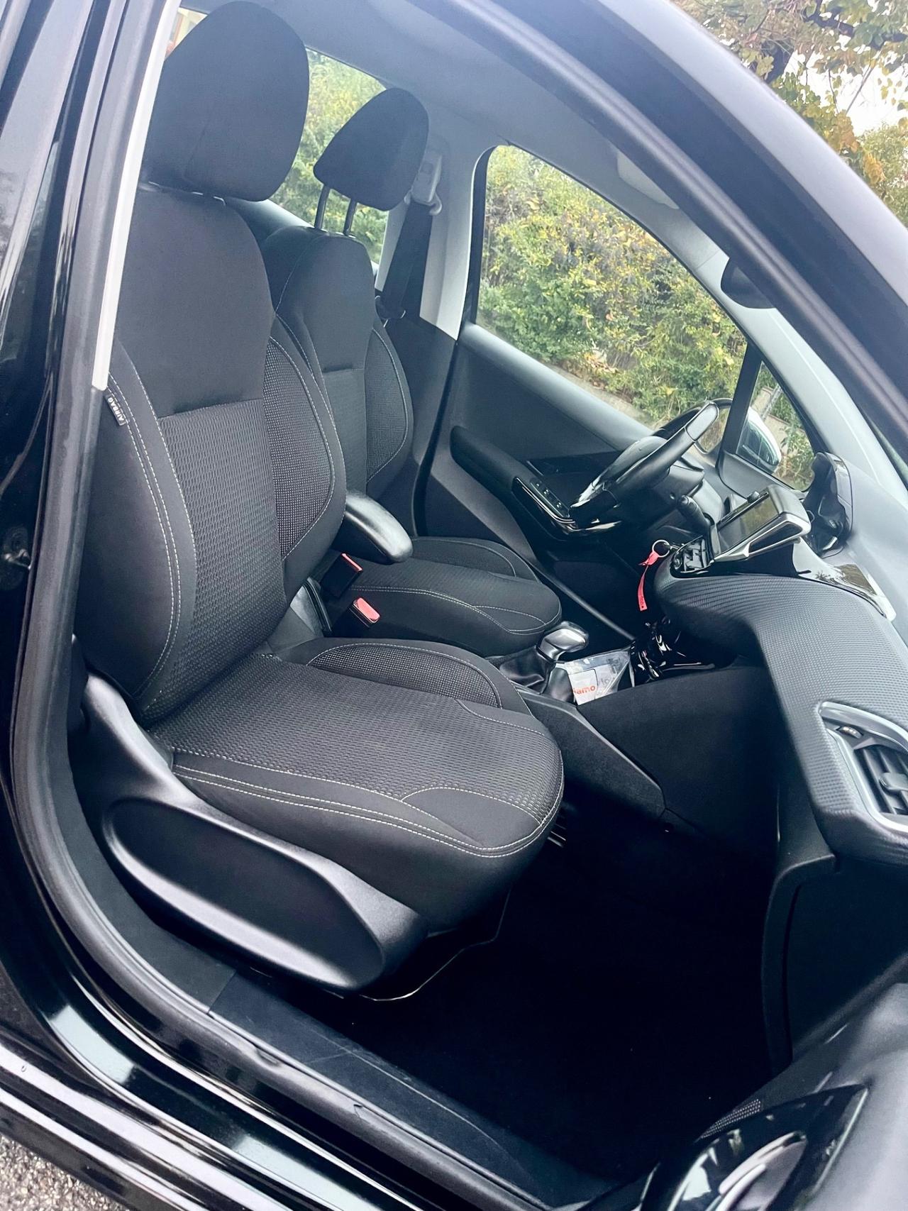 Peugeot 208 PureTech 82 5 porte Access