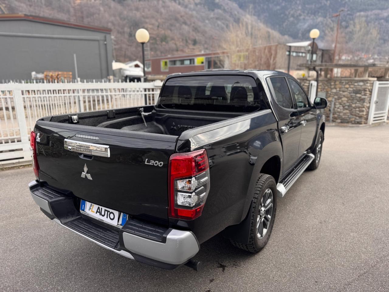 Mitsubishi L200 2.3 D Double Cab 4x4 Easy Select Invite