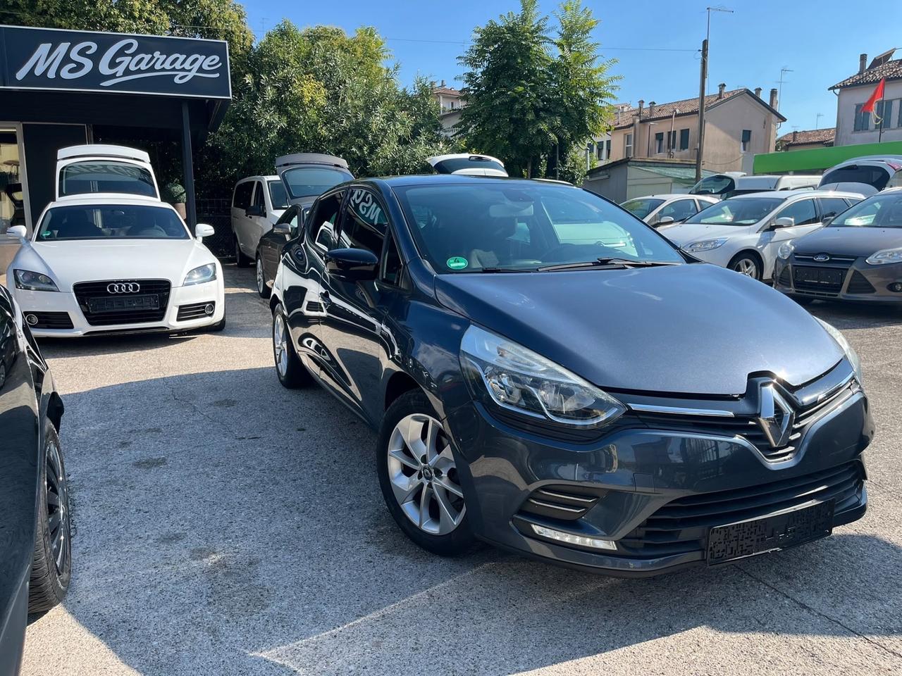Renault Clio 1.2 75CV Neopatentati